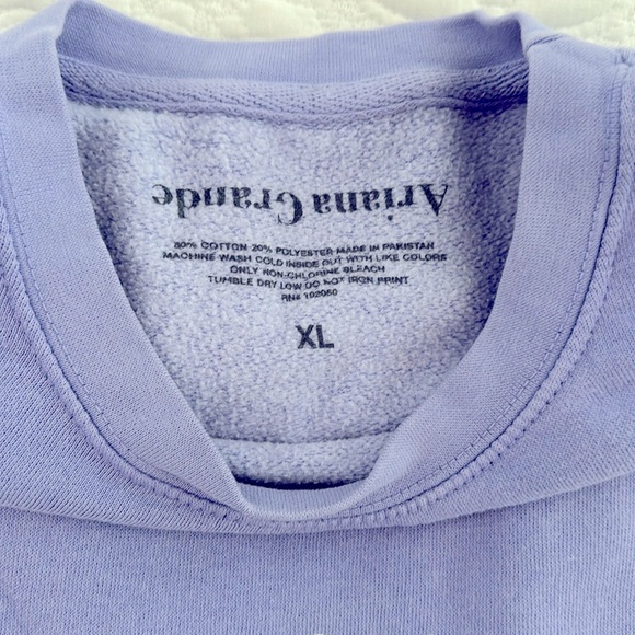 Official Ariana Grande Merch Sweatshirt 2018 Sweetener Album Size X-Large XL - Picture 2 of 4